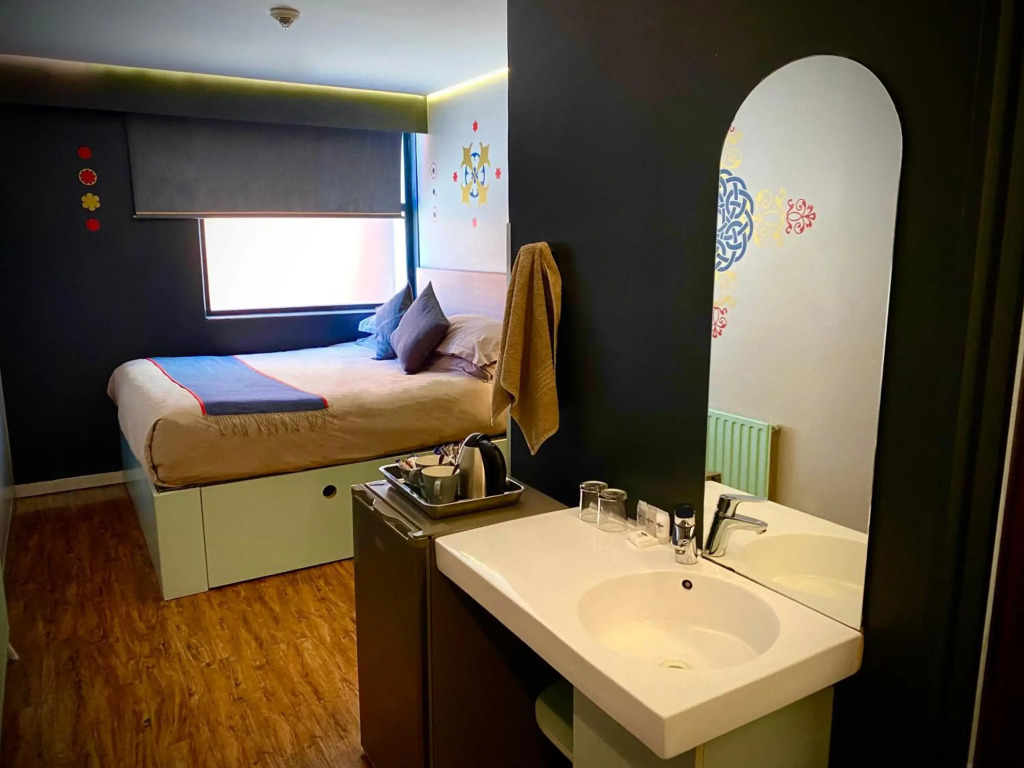 Bannister Hotel