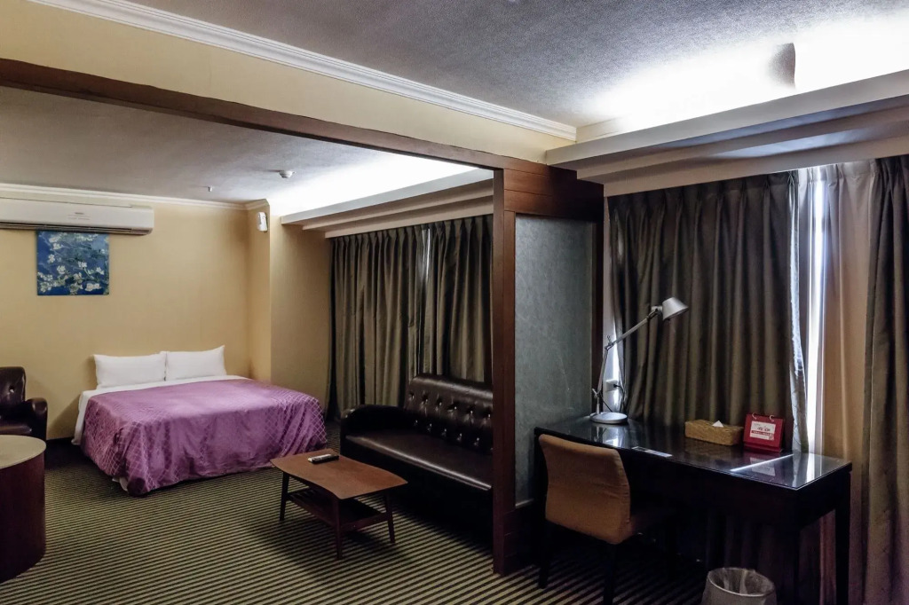 Mou Hotel Debao