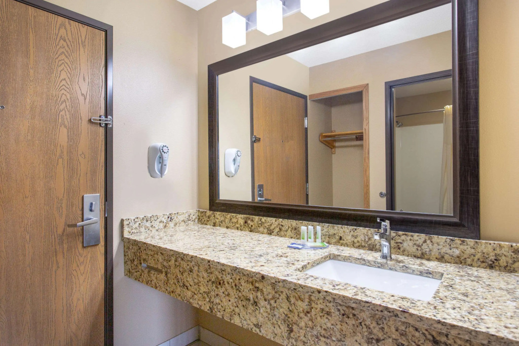 AmericInn by Wyndham Boscobel