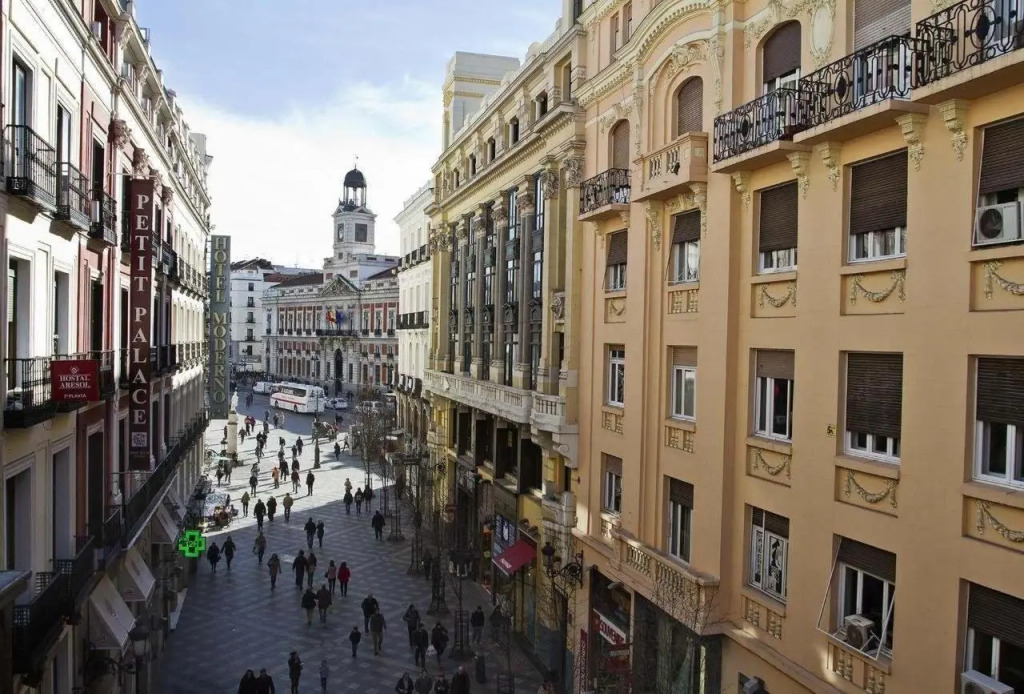 Arenal Suites Puerta del Sol