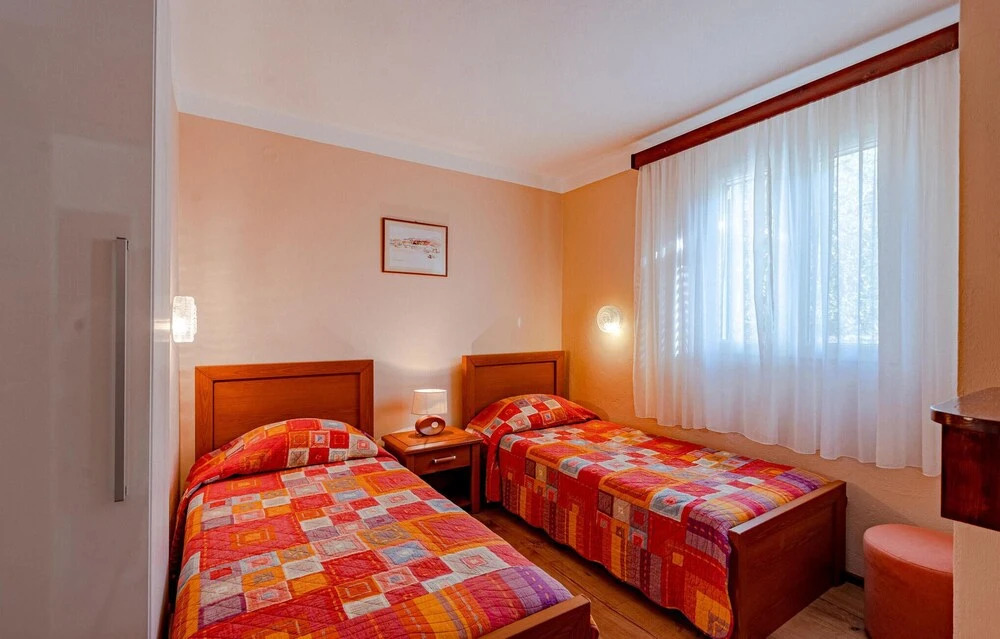 Amazing Home in Tankaraca With Wifi and 4 Bedrooms