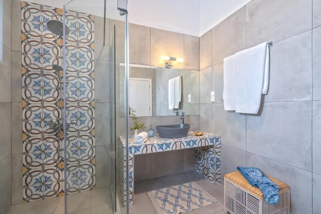 FantaSea Luxury Suite