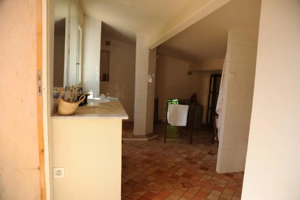 Villa élégante avec piscine privée à Ansouis, vues montagne
