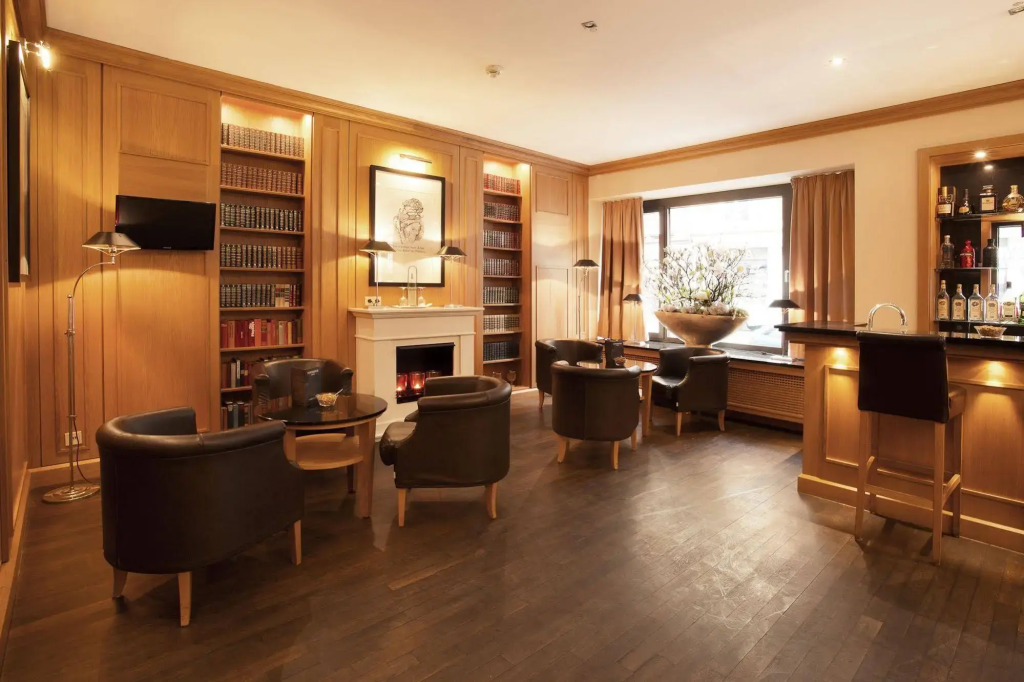 TOWNHOUSE Hotel