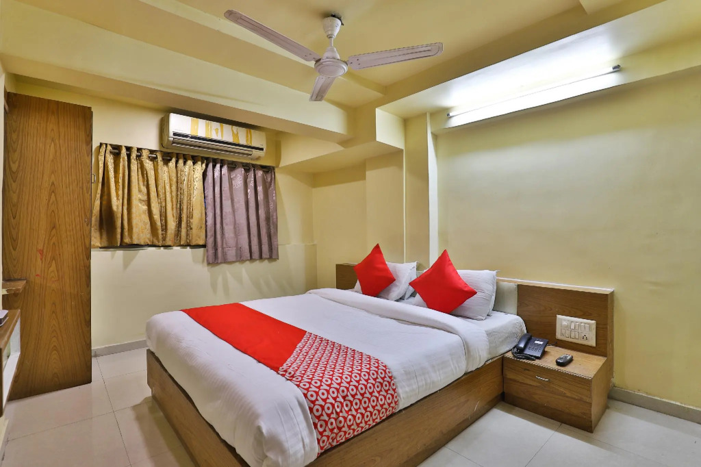 OYO 29992 Hotel Shreeji Palace