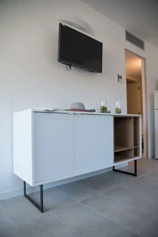 Stylish Residenza Torre Bianca 2 Bedroom Sleeps 6