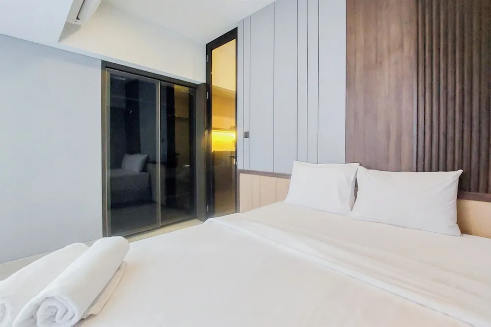 Best Deal And Homey 1Br Apartment Carstensz Residence