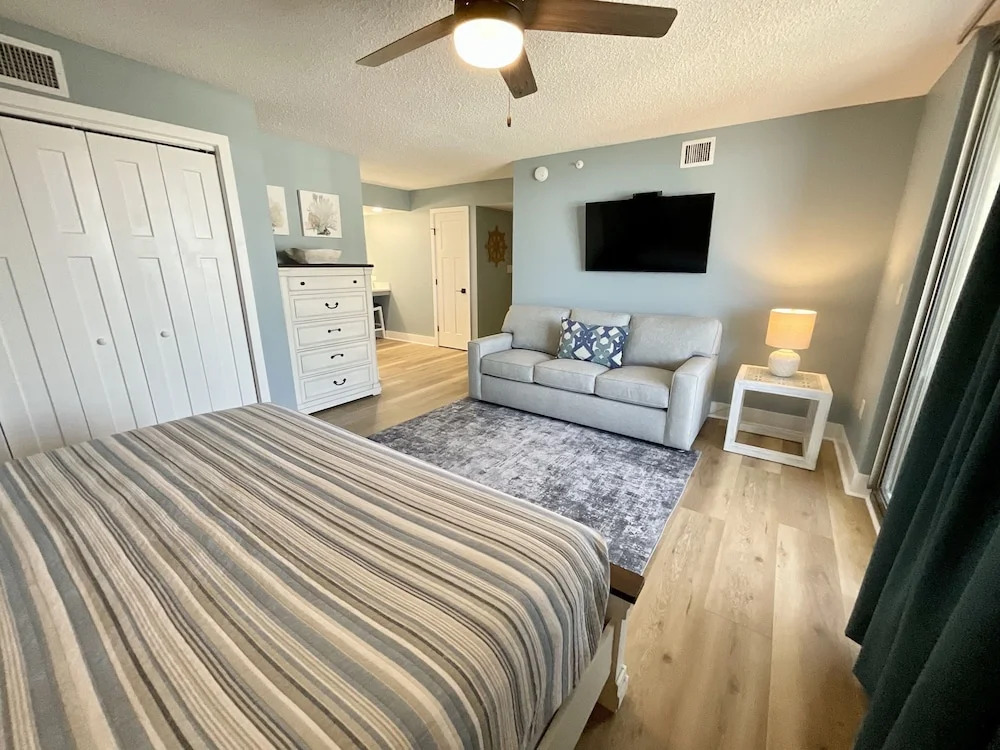 1003 Brighton, Fully Remodeled And Access To Resort Amenities 2 Bedroom Condo