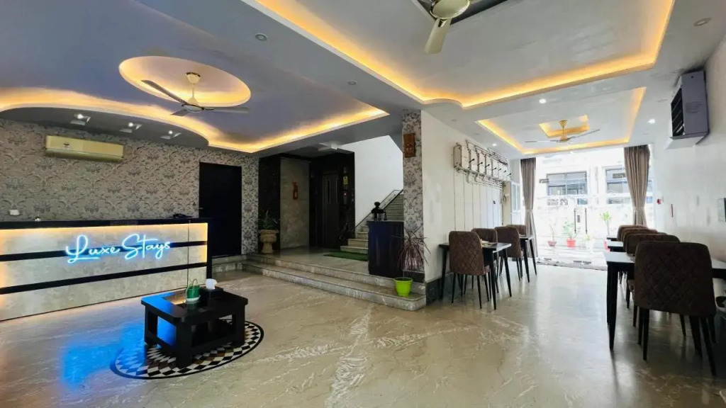 OYO 28208 99 Kombo Inn