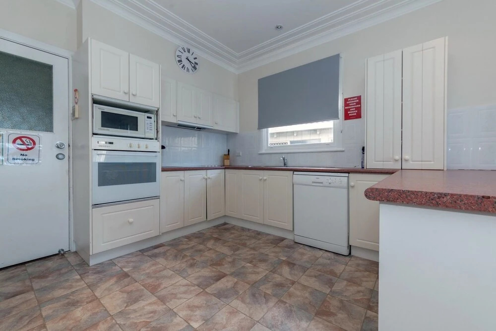 Seaview Crescent, 8