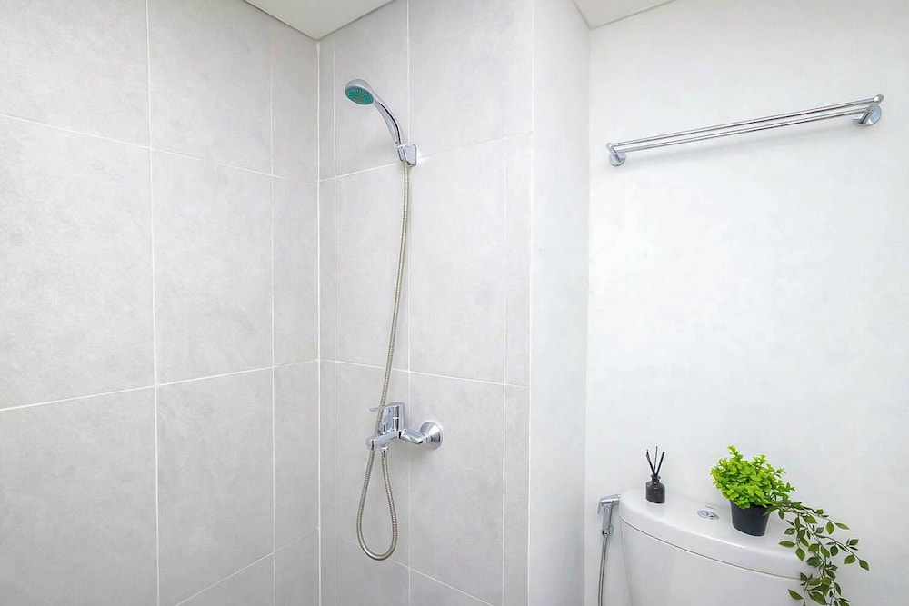 Contemporary And Cozy Studio Apartment Lrt City Sentul - Royal Sentul Park