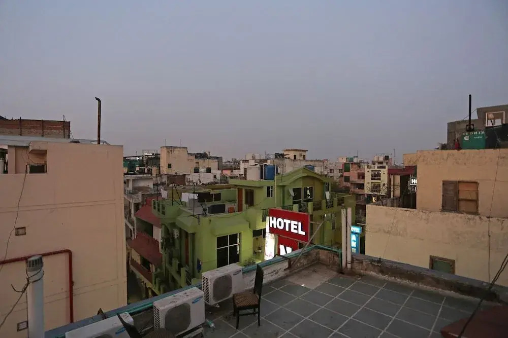 Oyo 19046 Hotel Airport Suites
