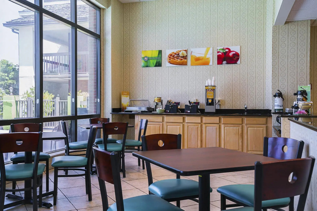 Quality Hotel Morehead City