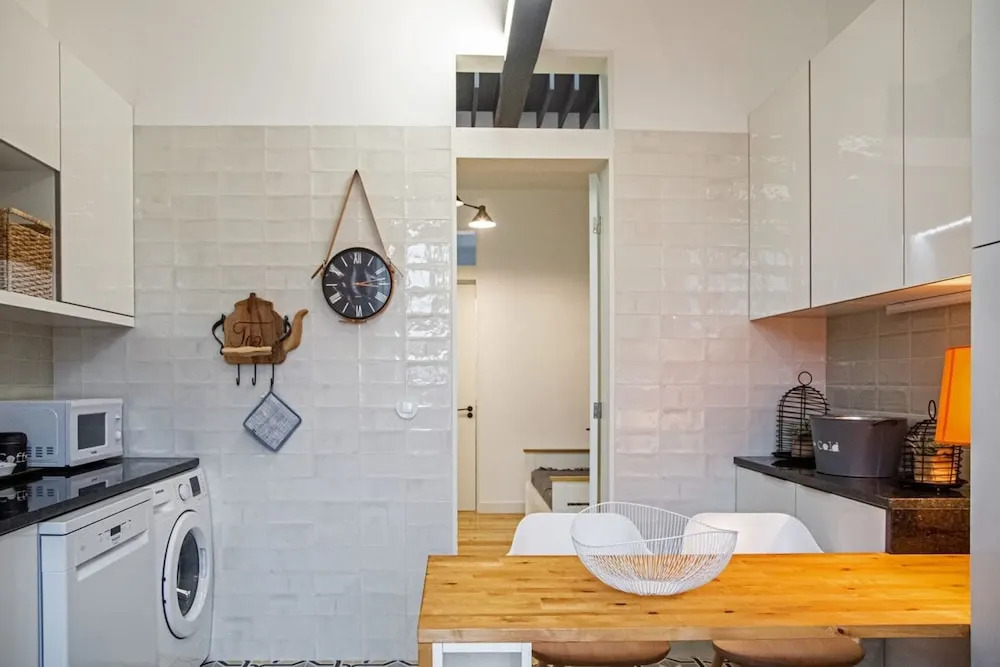 Colourful and Tasteful 2bedroom Apartment in Graça