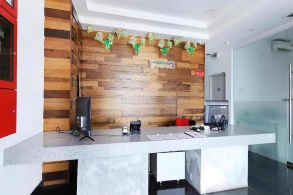 Iris Hotel