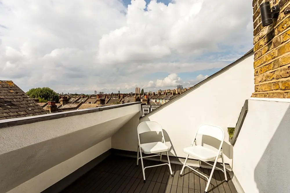 Bright and Spacious Penthouse With Terrace