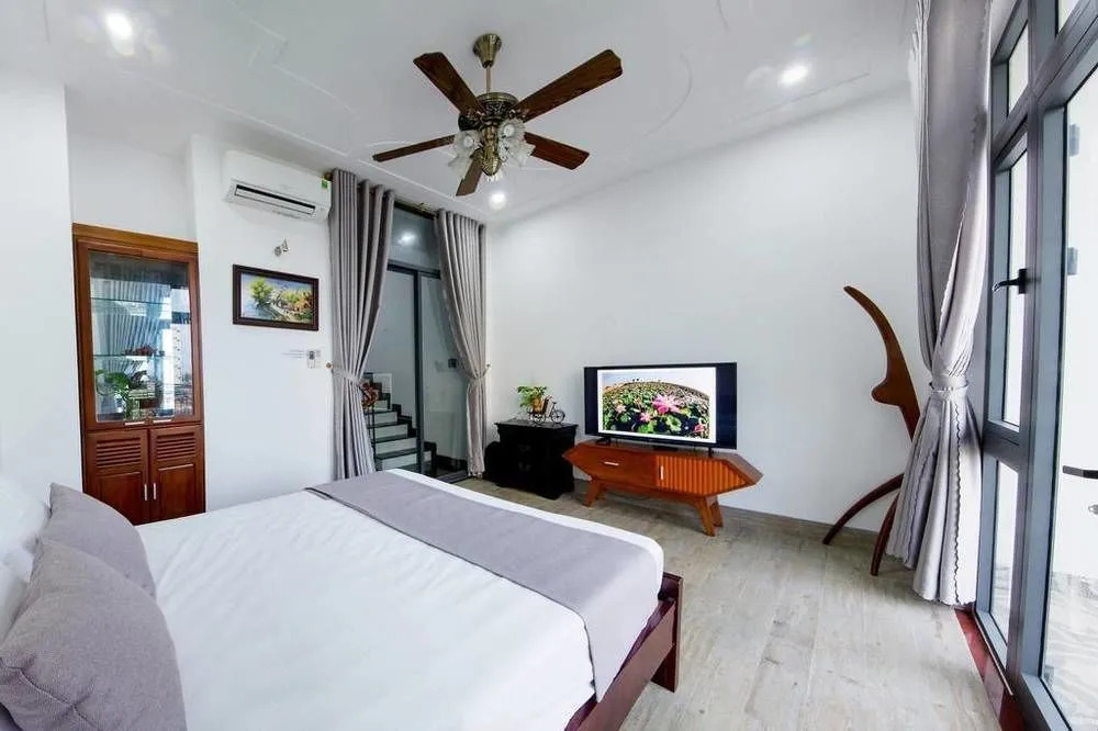 Sandy Home