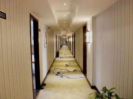 Danyang Donghua Express Hotel
