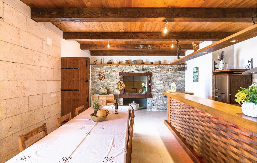 Awesome Home In Gornje Tucepi