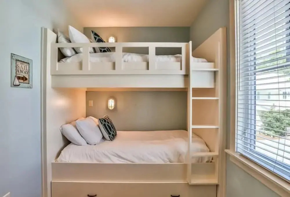 Dragonfly Dreams 5 Bedroom Holiday Home by Five Star Properties
