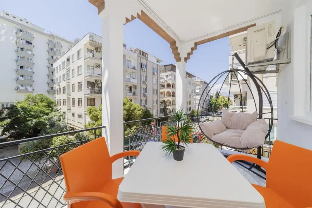 Central Flat Close to the Beach in Muratpasa