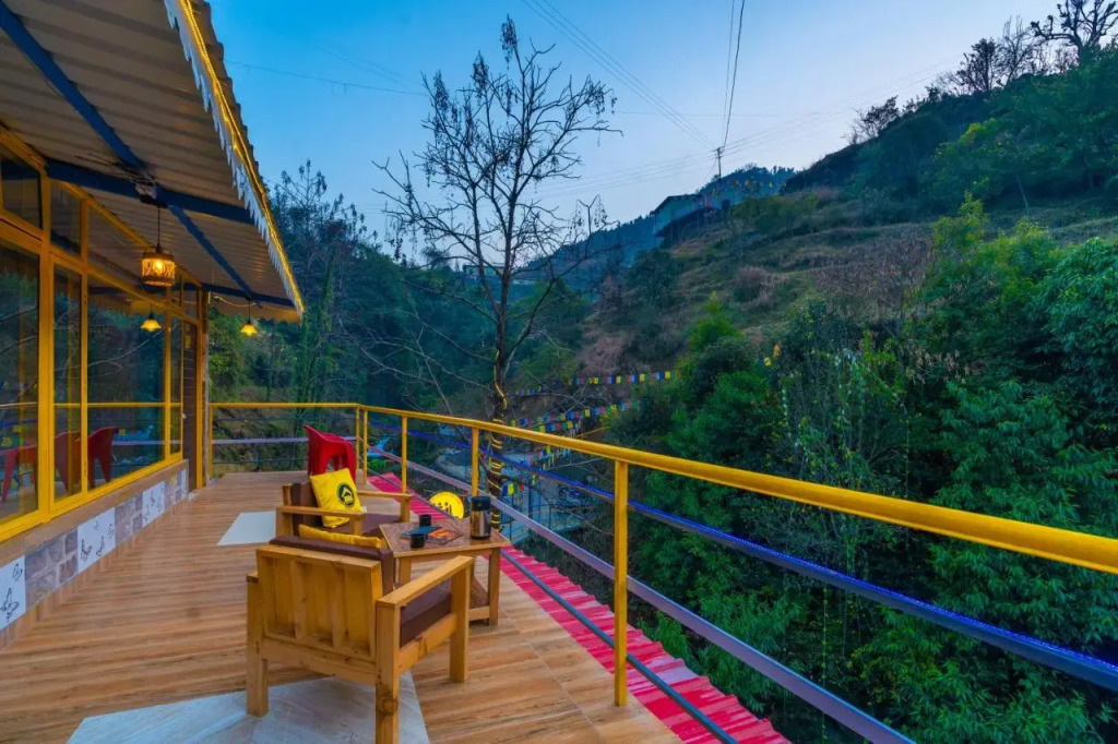 The Hosteller Mussoorie By the Streamside, Kempty