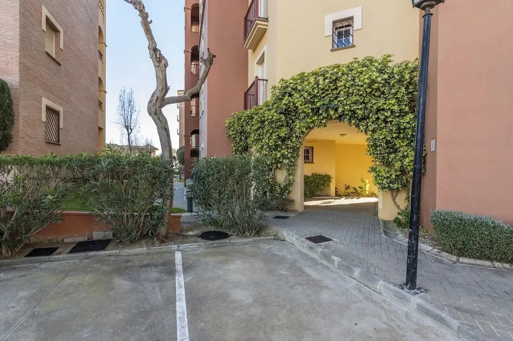 3-bedroom Apartment With Pool