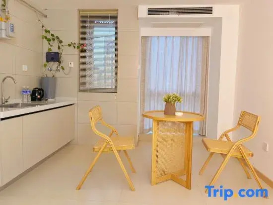 Huanxi Homestay (Jinrong Plaza Lanhe Park Subway Station)