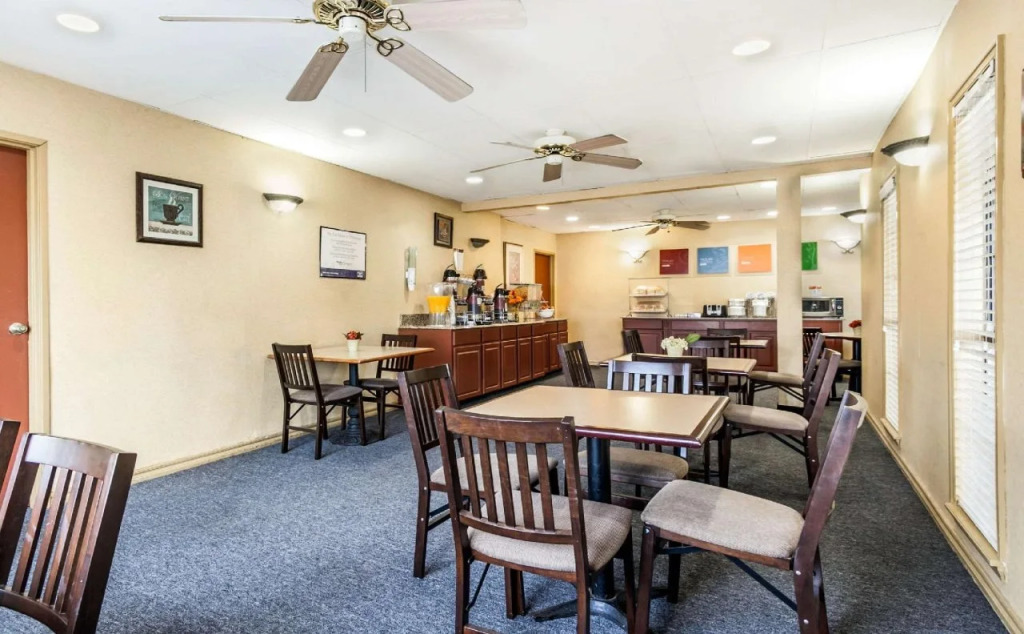 Comfort Suites East I-44