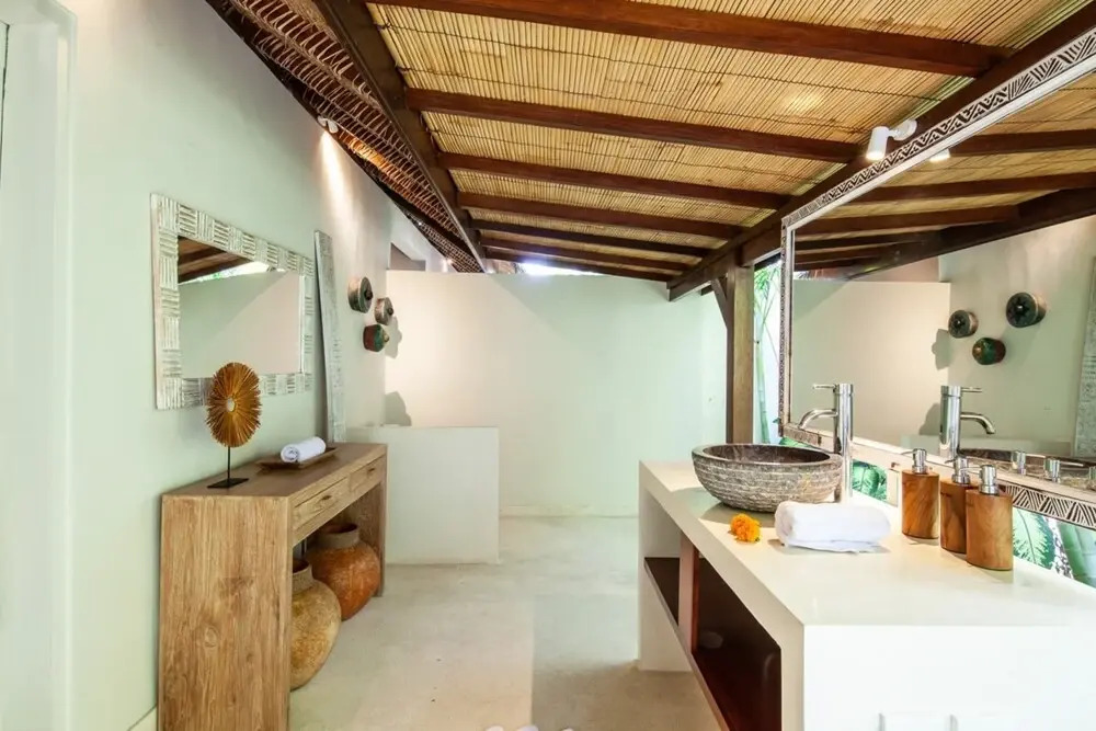 Villa Kimaya - 5-bed Berawa Luxury Villa with complimentary pool fence