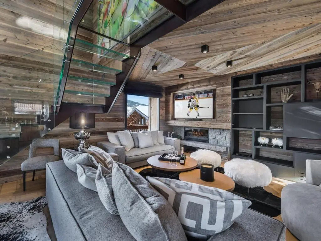 Chalet de luxe avec jacuzzi, salle cinéma et piscine au centre de Megève - FR-1-569-10