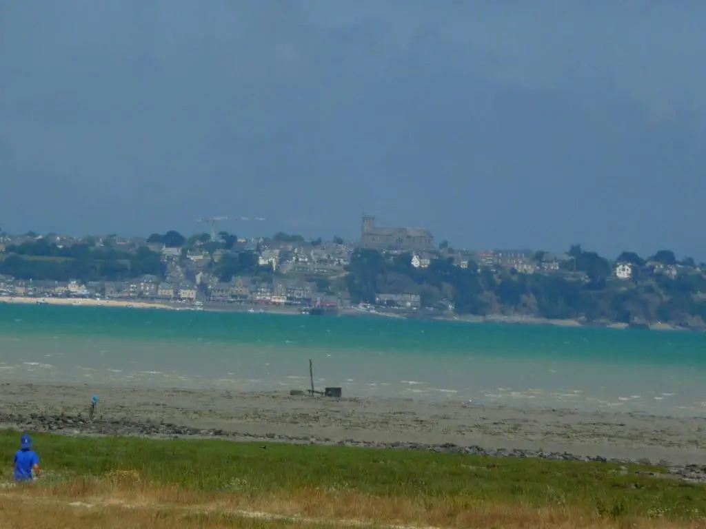 LE BOUT DE LA VILLE