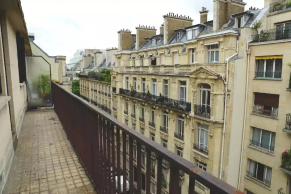 1 Bedroom Flat Near Eiffel Tower