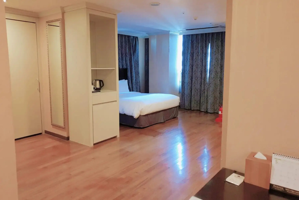 Ramada Hotel and Suites Seoul Central