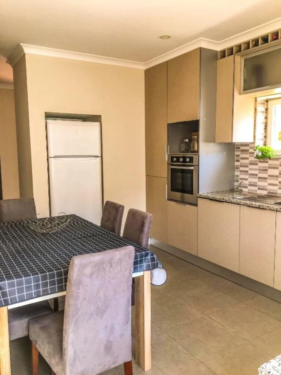 House with 4 Bedrooms in Atalaia, with Pool Access, Enclosed Garden And Wifi - 3 Km From the Beach