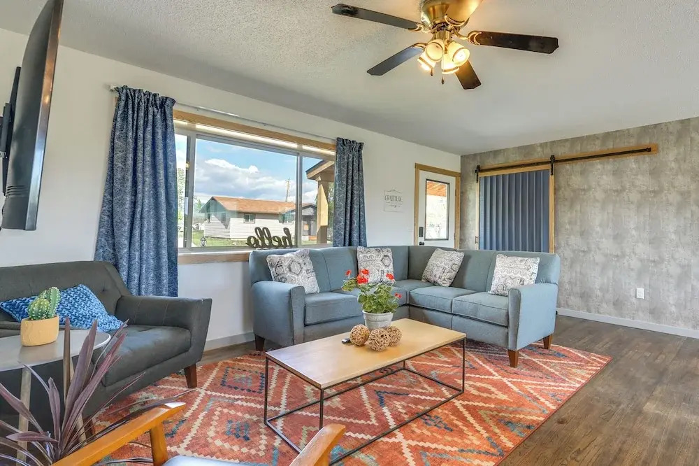 Family-friendly Lander Home Rental: Yard, Patio!