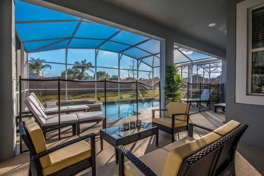 6-Bedroom Villa in Davenport 1626MVD
