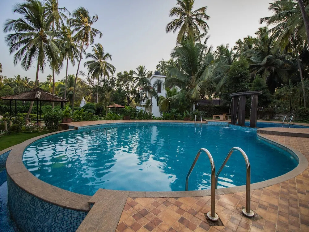 OYO 12953 Home Pool View 2BHK Arpora