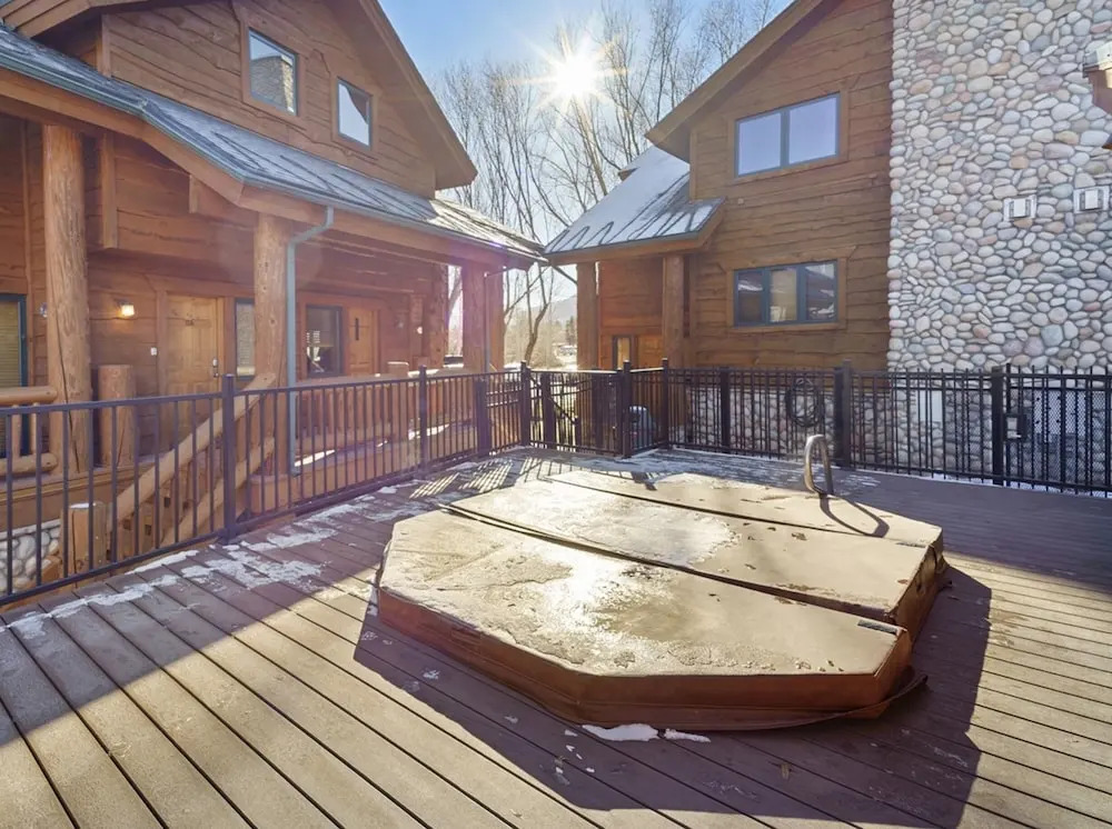 Timberwolf Lodge 6 2 Bedroom Cabin by RedAwning