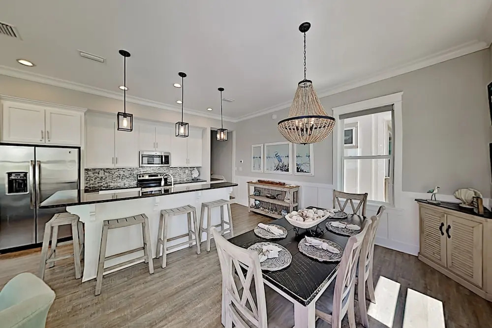 All-suite Laguna Paradise W/ Pool, Dock & Pier 2 Bedroom Townhouse