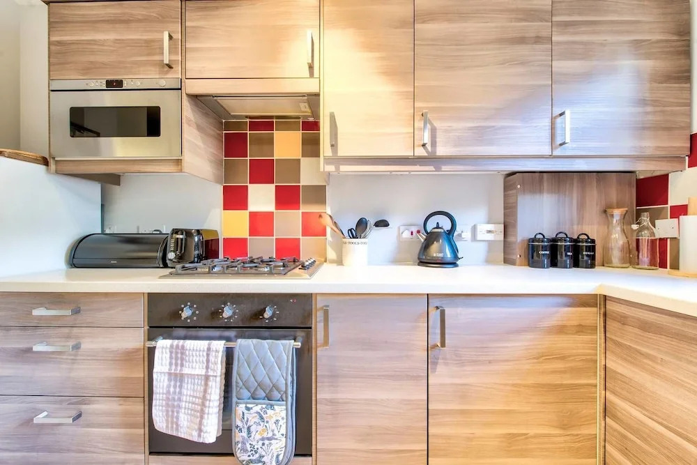 Beautifully Presented Flat, Close To City Centre