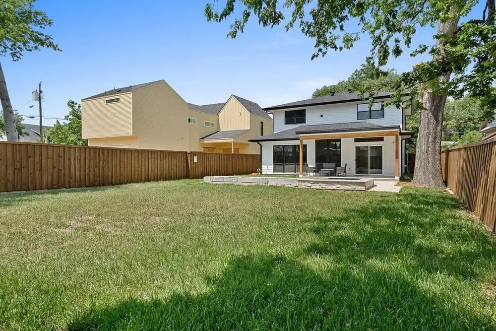 Urban Retreat With Pool Near Downtown Dallas