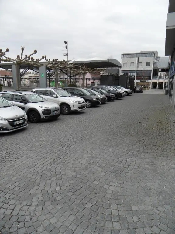 # Studio Bon Emplacement Avec Parking #