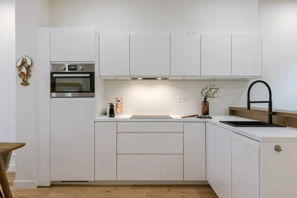 Huswell - Charming Central Apartment in Ostend - Perfect for 7 Guests