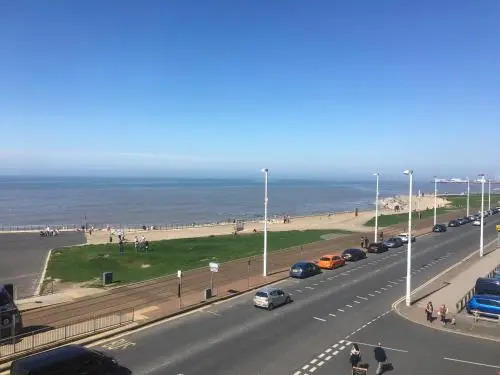Camelot Seafront Hotel