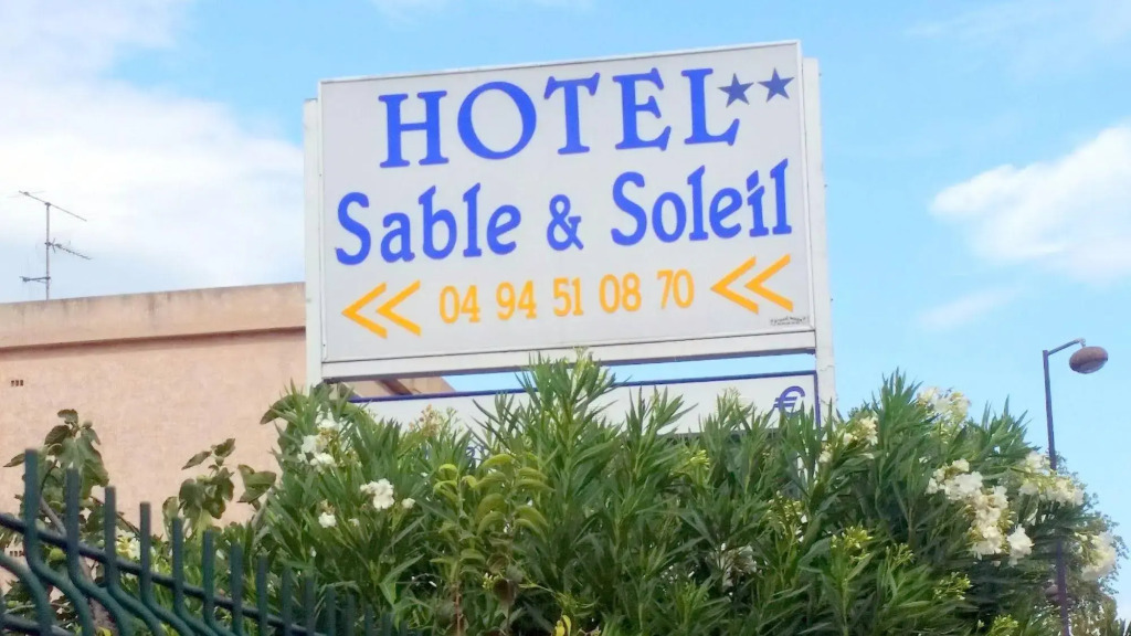 Hotel Sable Et Soleil - Port, Plage & Jacuzzi privé
