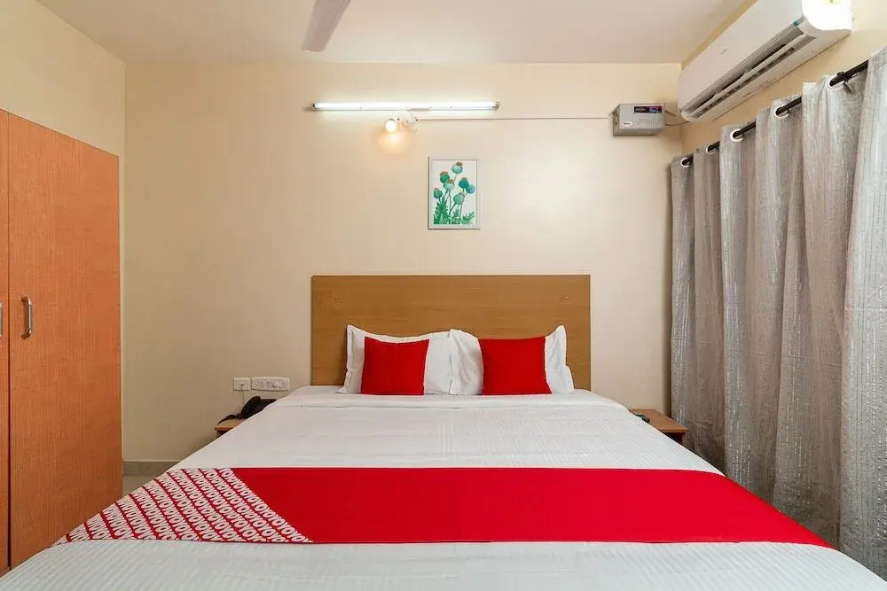PVS Lodge By OYO Rooms