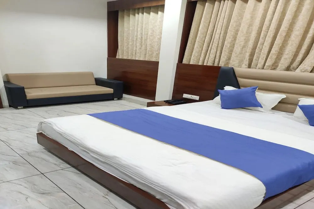 Hotel R R One