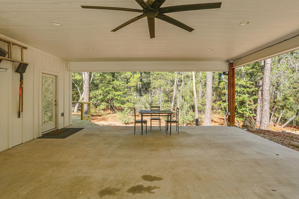 5 Mi to Lake! Home w/ Boat Parking & Pool Access
