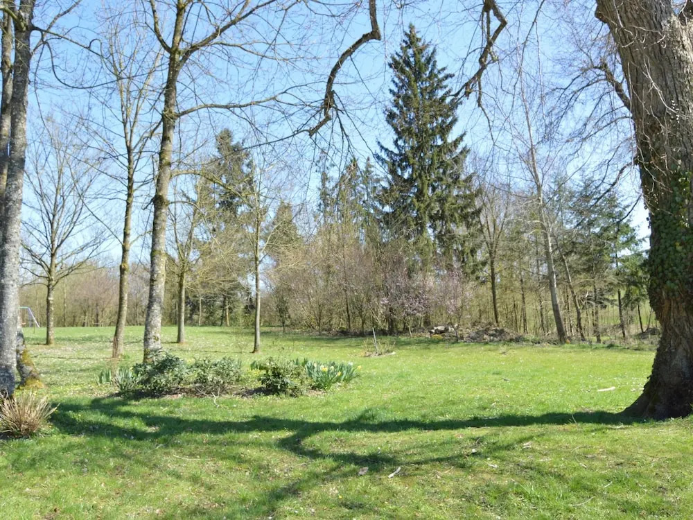 Cottage With Tennis Court
